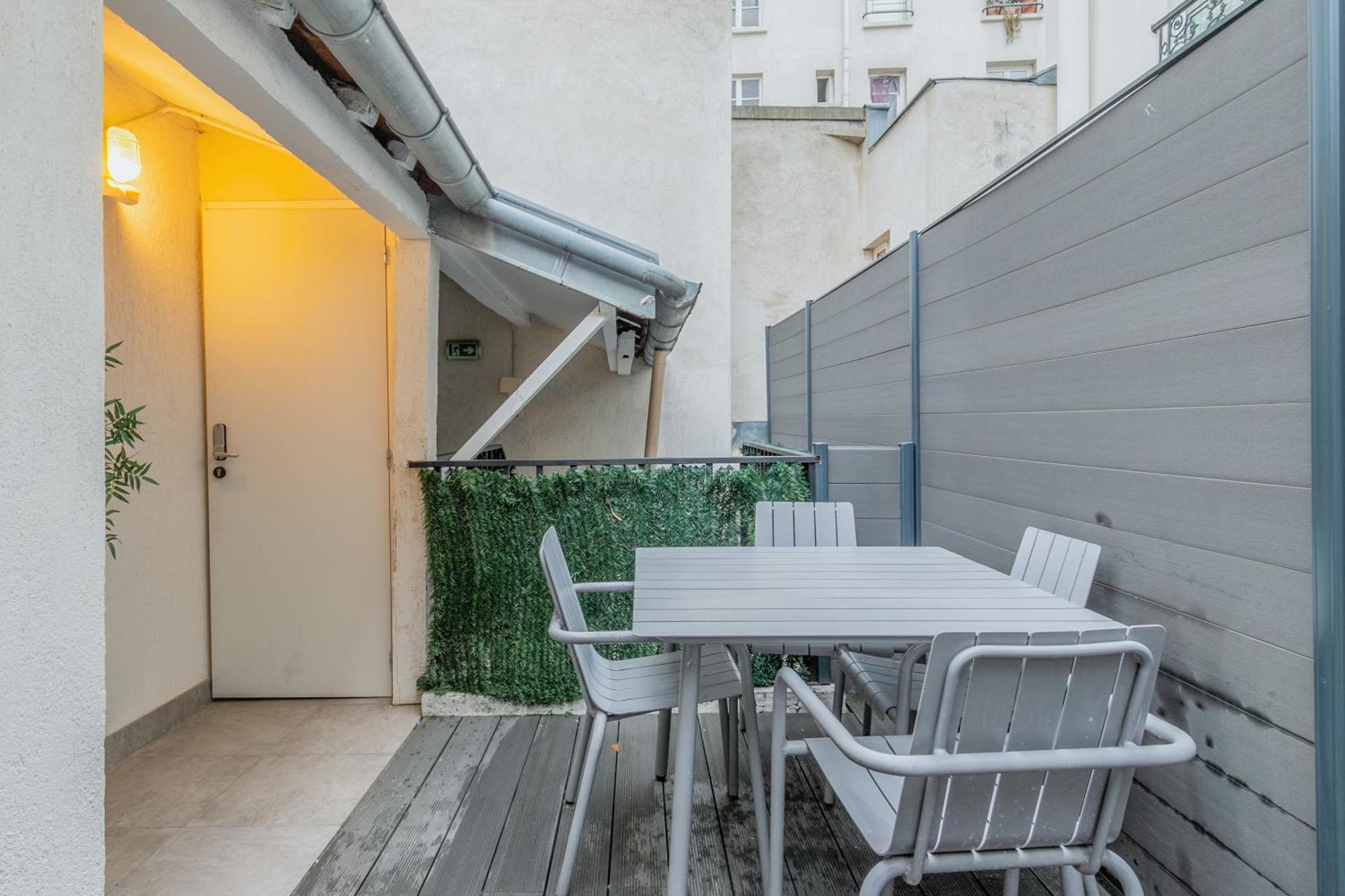 An Enchanting Parisian Hideaway Appartement Paris
